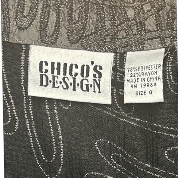Chico's Design Black & Gray Button Down Top Abstract Print Blouse Size 0 (S) - Picture 5 of 8
